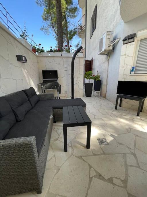 Seaesta Holiday- Modern Studio Apartamento Trogir Exterior foto